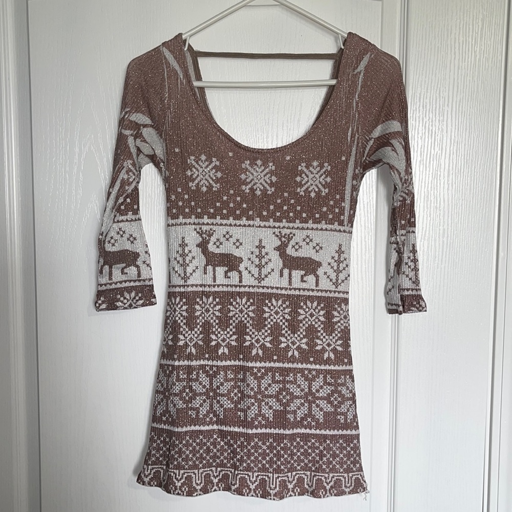 Women’s L stretchy Christmas pale pink & white Wet Seal blouse.
